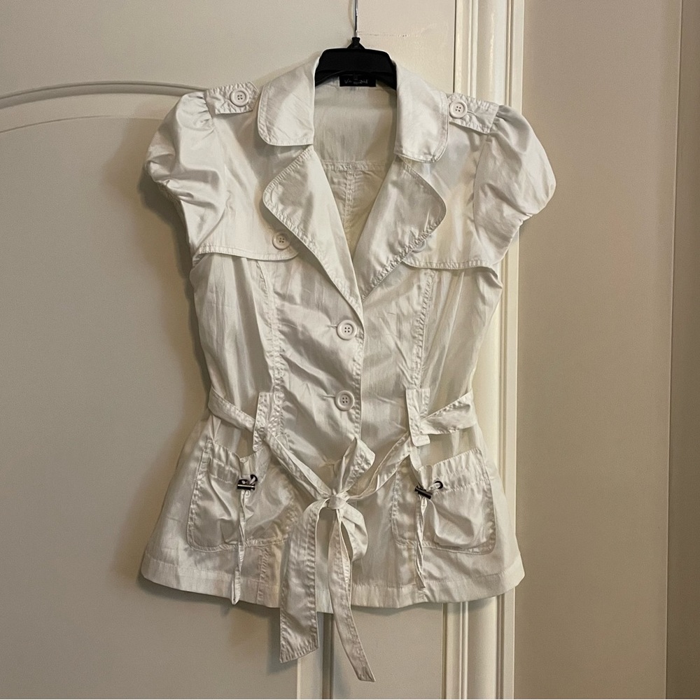 Von Mozavt “nice top for women.Size-M,color white.Very good condition(like new)